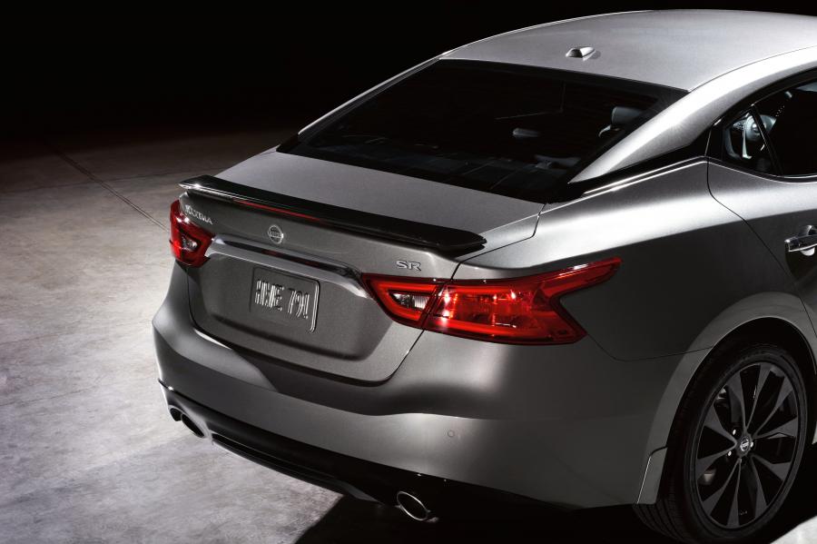 Детали экстерьера Nissan Maxima SR Midnight 2016 года  (фото 5 из 10)